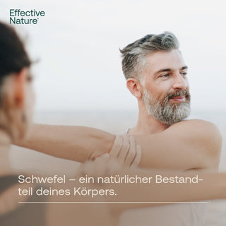 Lächelnder Mann beim Dehnen mit Frau, Effective Nature Schwefel – ein natürlicher Bestandteil deines Körpers.